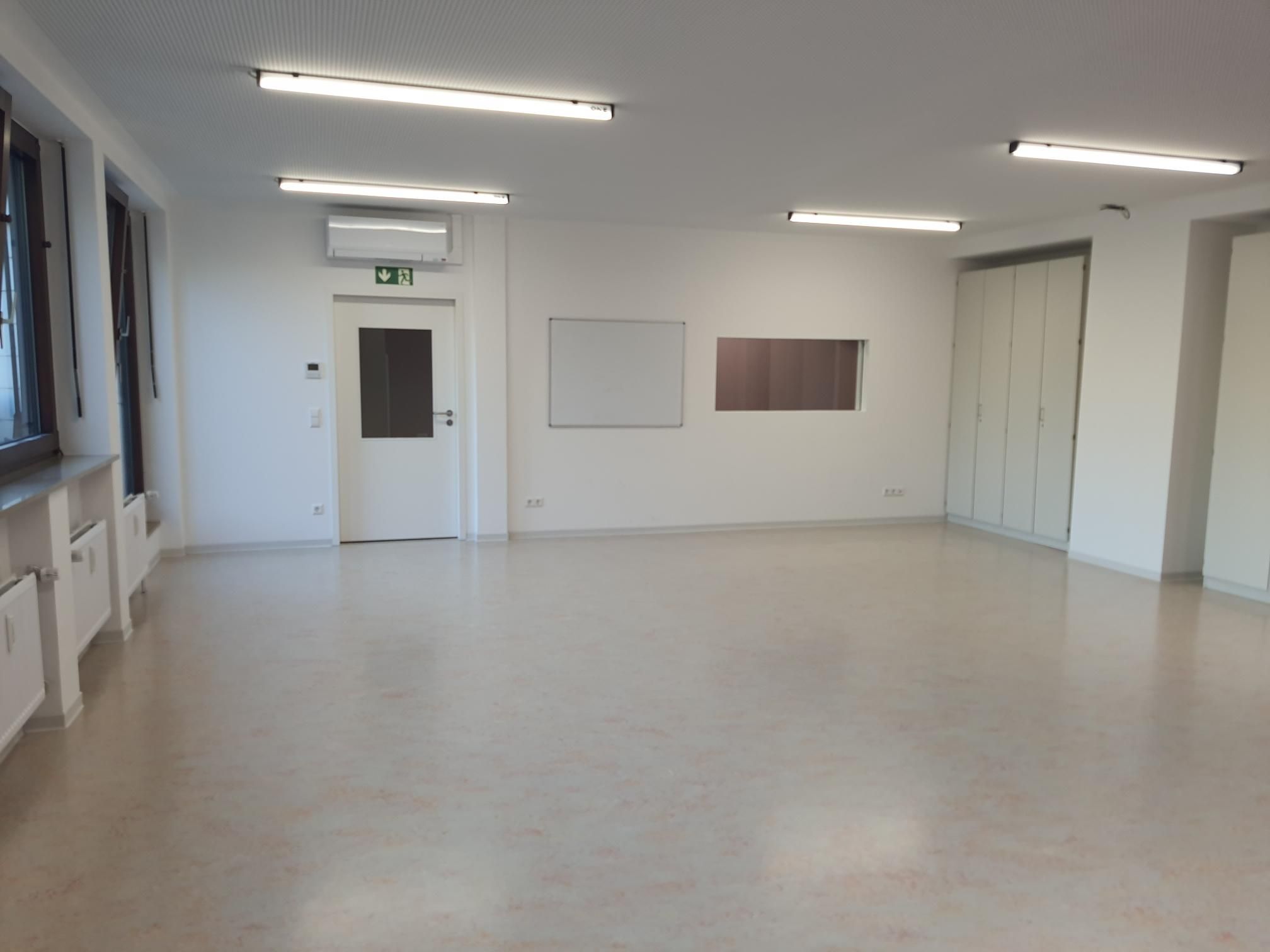 Gruppenraum mit Türe